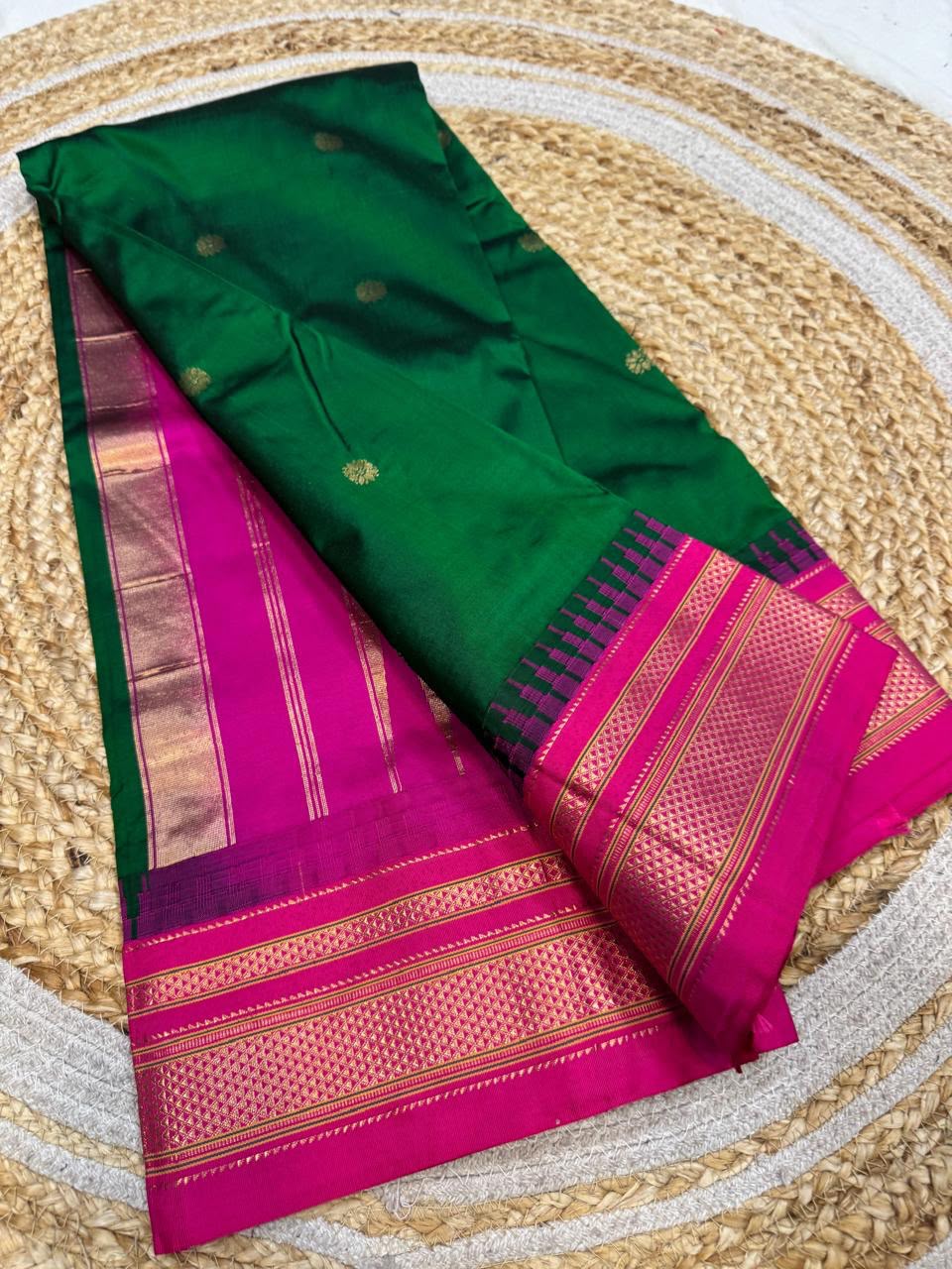 *All New Colours*
*Exclusive silk ilkal saree*
*Pure silk korvai temple border* with *body butta* design superior quality ilkal saree & contrast blouse
6.10mtrs length
Full body pure silk
Border, pallu & blouse semi silk