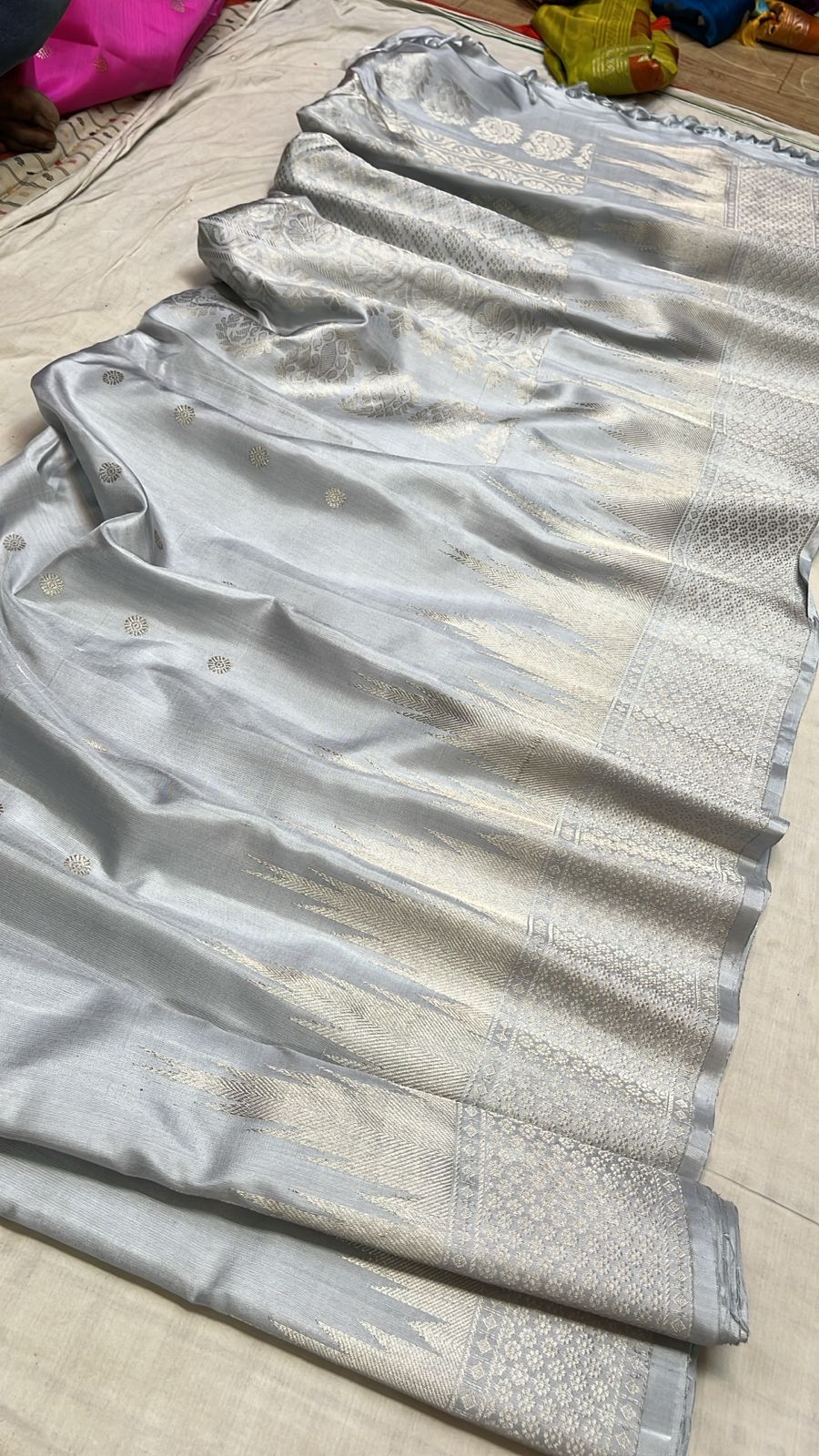 ✨✨Pure Gadwal Traditional
Meenakari turning
Border Pattu Sarees ✨✨