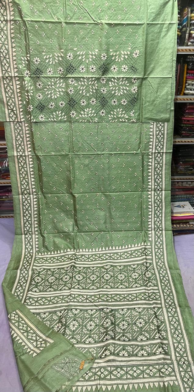 Available tashar katha stich saree
With bp
With silk mark