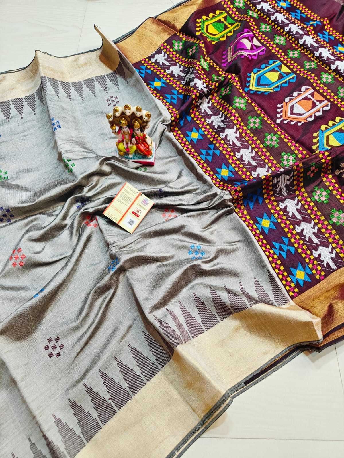 Dolabedi in matka silk