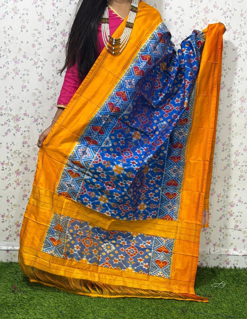 *IKKAT SILK DUPPATA*
*Length: 2.5 meters*
*Height: 36 inches*
