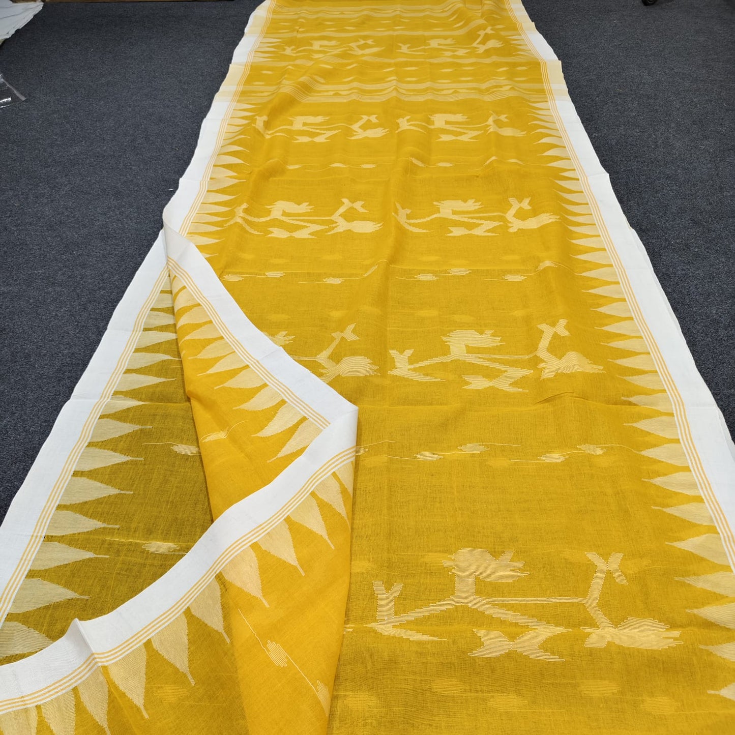 Authentic handloom
monipuri cotton saree
With bp