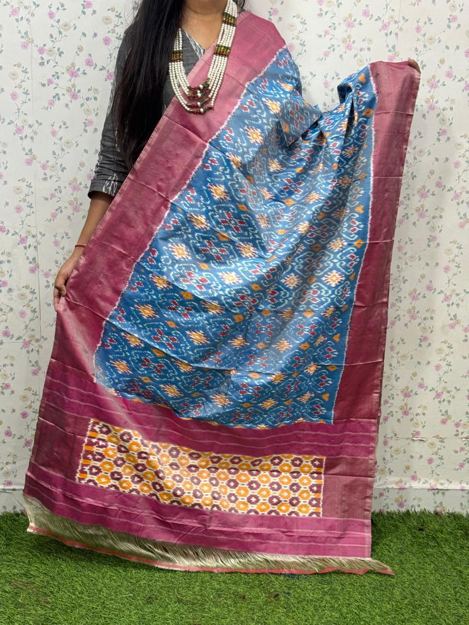 *IKKAT SILK DUPPATA*
*Length: 2.5 meters*
*Height: 36 inches*