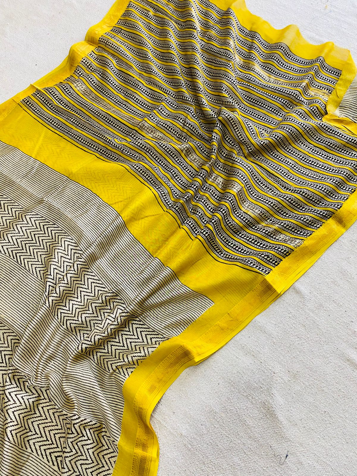 Let’s Wear #ethicallymade✅
🍁Beautifully Crafted Maheshwari Silk Saree collection🍁
Specially Designed in Bagru jahota rapid dabu hand block print
100% Natural Dye
Fabric : Maheshwari Silk
Length : 5.5 Meters
Blouse Piece : 0.90 Meter