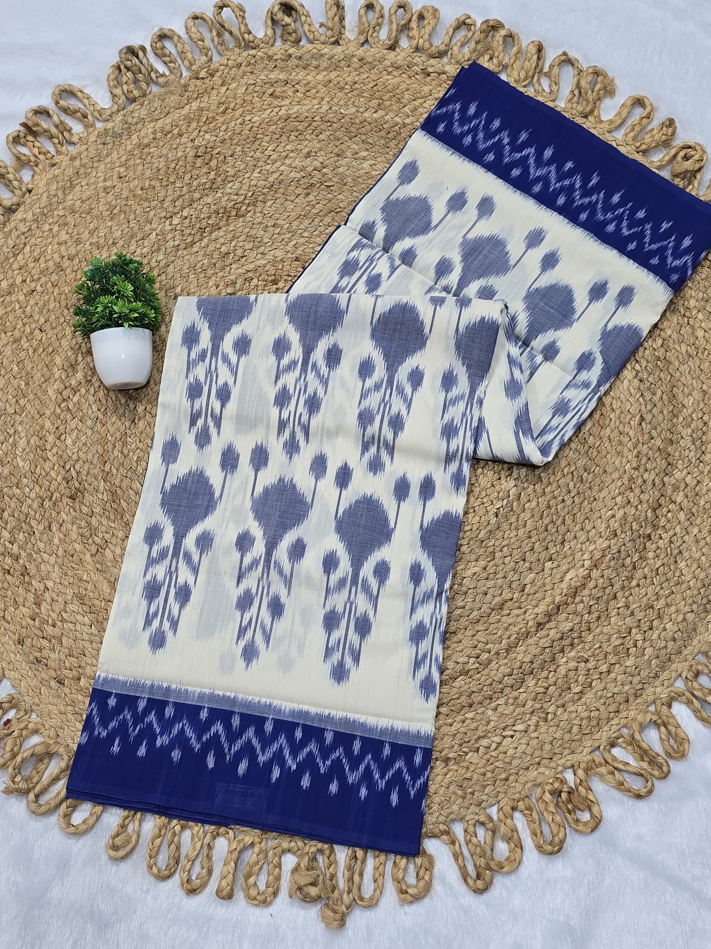 Ihana | Pochampalli Cotton Ikat Saree