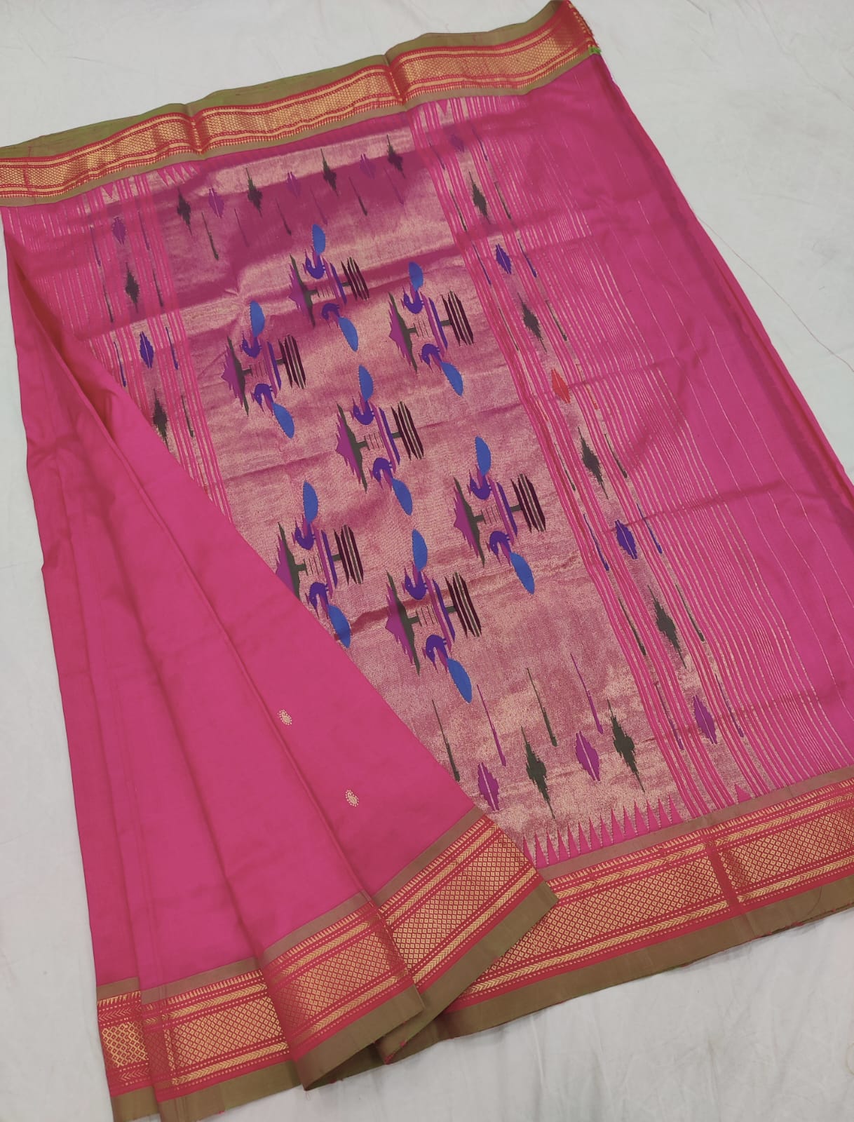 Purnavi | Pure silk handloom Paithani Saree