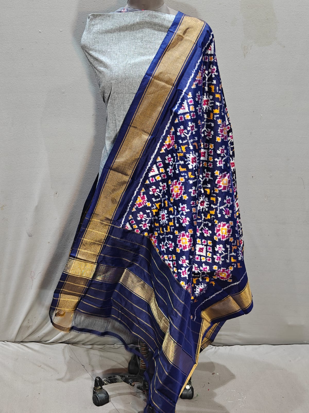 Pochampally IKKAT SILK duppata*
🎉*Length: 2.5 meters*
🎉*Height: 36 inches*