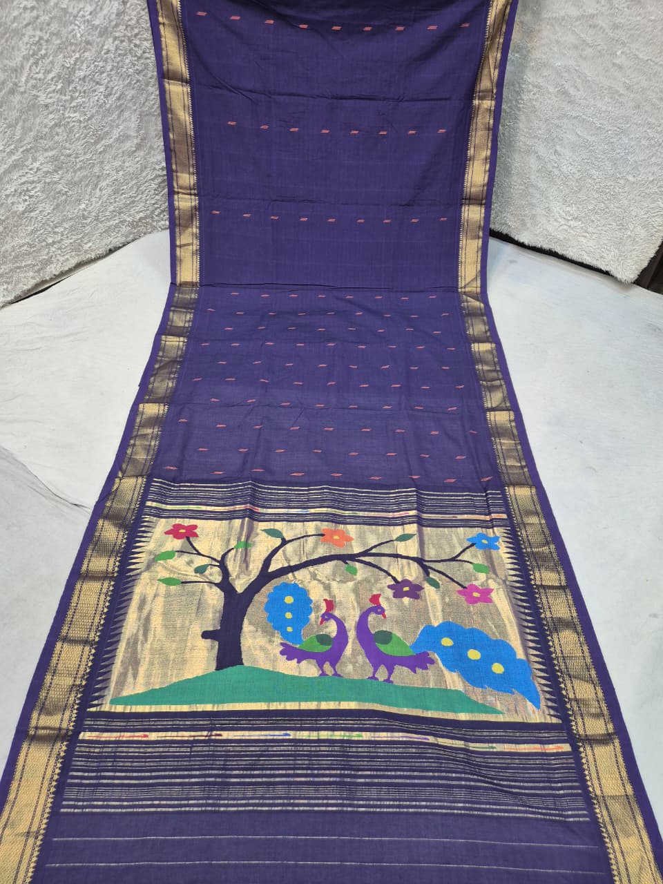 Yeola cotton paithani*
Pure cotton
Handloom saree
Traditional Narali border
Running blouse
Shoulder butta