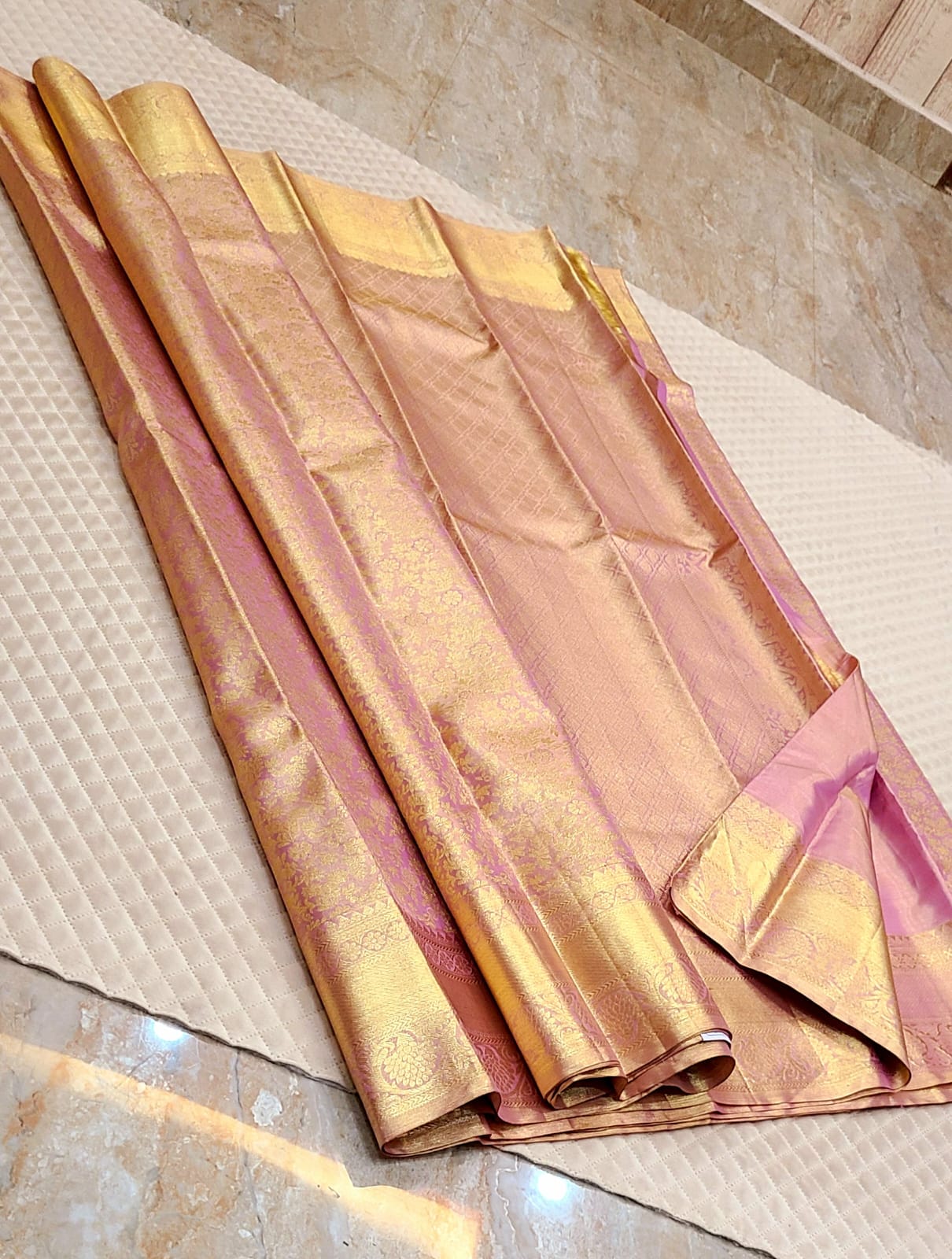 *100% PURE KANCHIPURAM HANDWOVEN PREMIUM QUALITY 2G TISSUE BRIDAL SILK SAREES*
*2 GRAM GOLD PURE ZARI WEAVING*
*SILK MARK CERTIFICATE ATTACHED*
Own manufacturing unit from kanchipuram
Video call shopping available