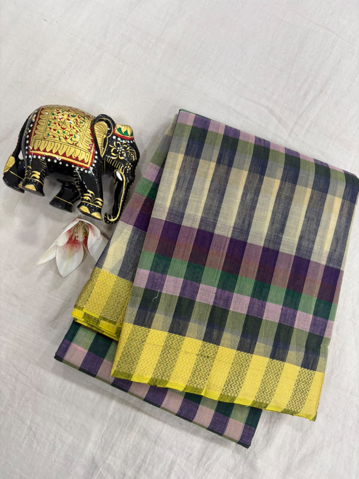 *Pure Mangalagiri Cotton Sarees*
*Saree Allover Multi Colour Checks*
*Pallu and Blouse Contrast*