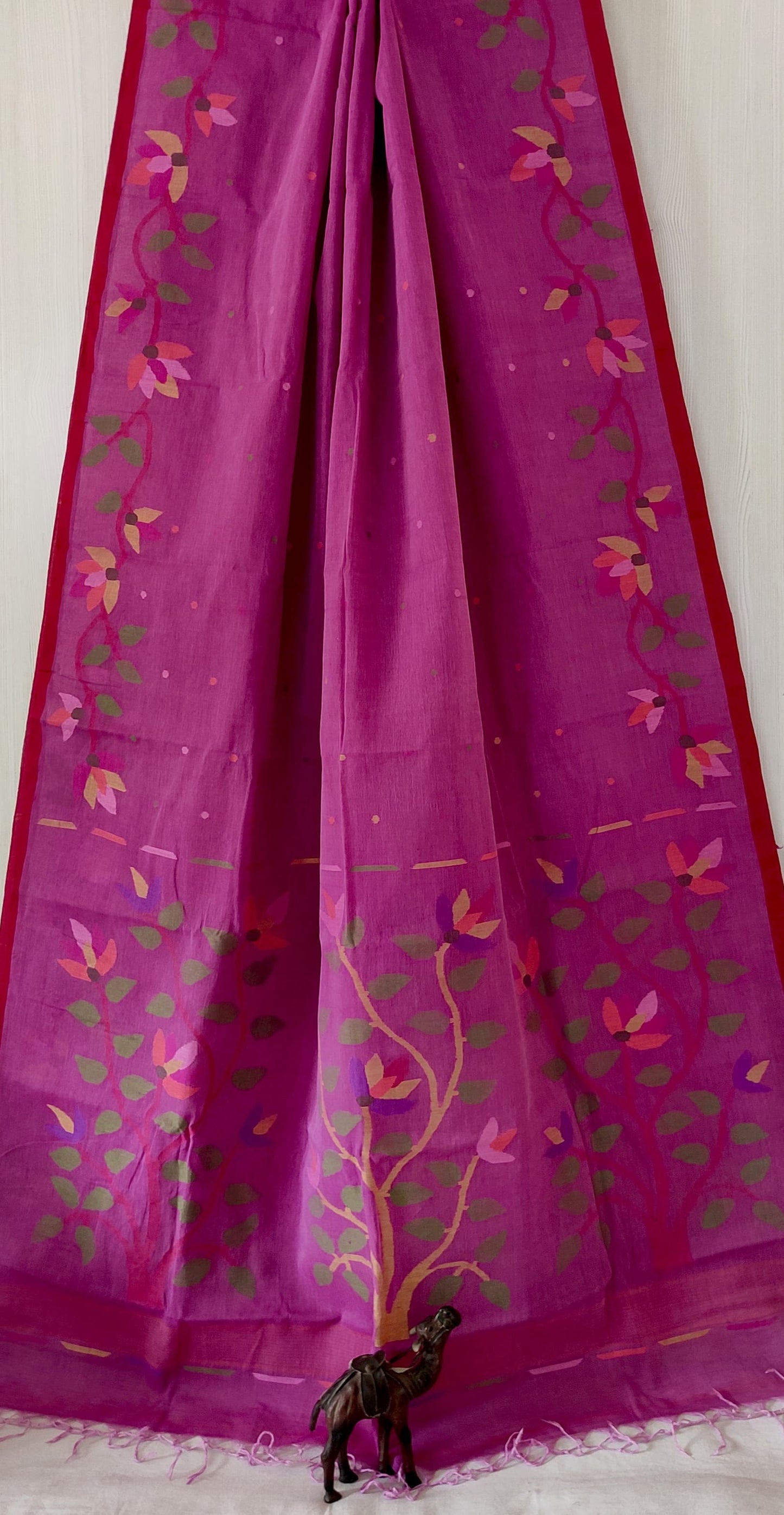 Jayae | handwoven Cotton Needlework jamdani saree
