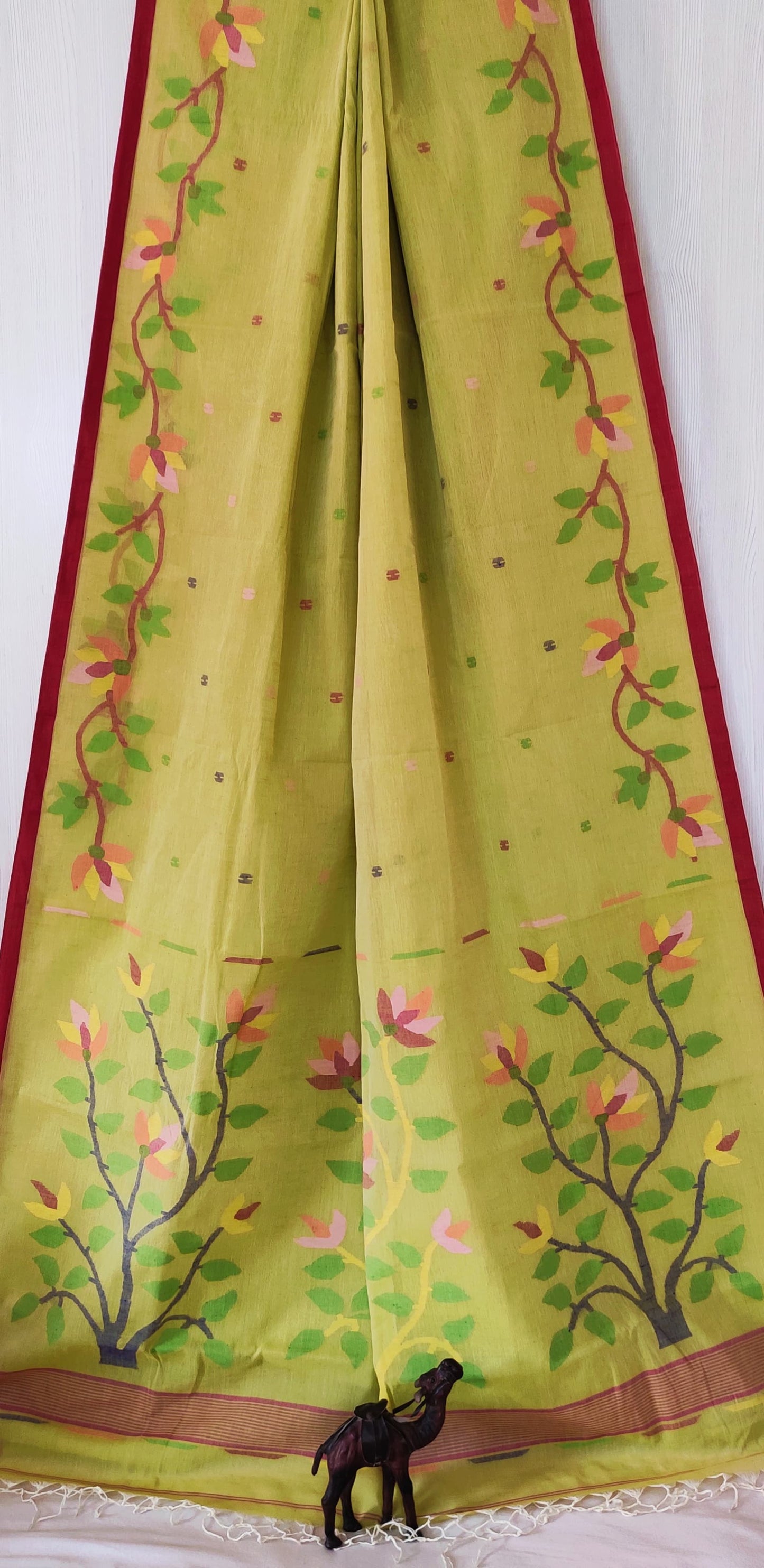 Jayamani | handwoven Cotton Needlework jamdani saree