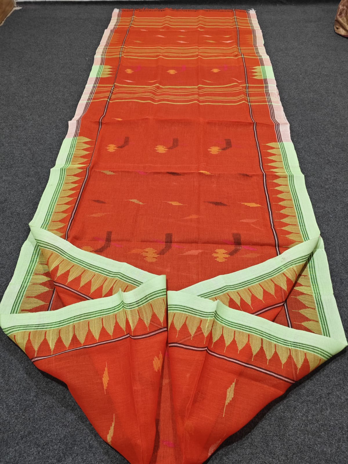 Authentic handloom
monipuri cotton saree
With bp