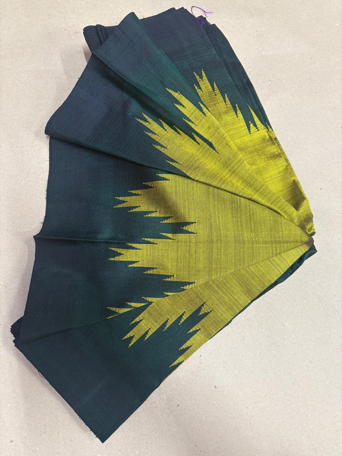 100%silk saree chikki paras Temple silk saree silk pallu contrast saree 6.2m