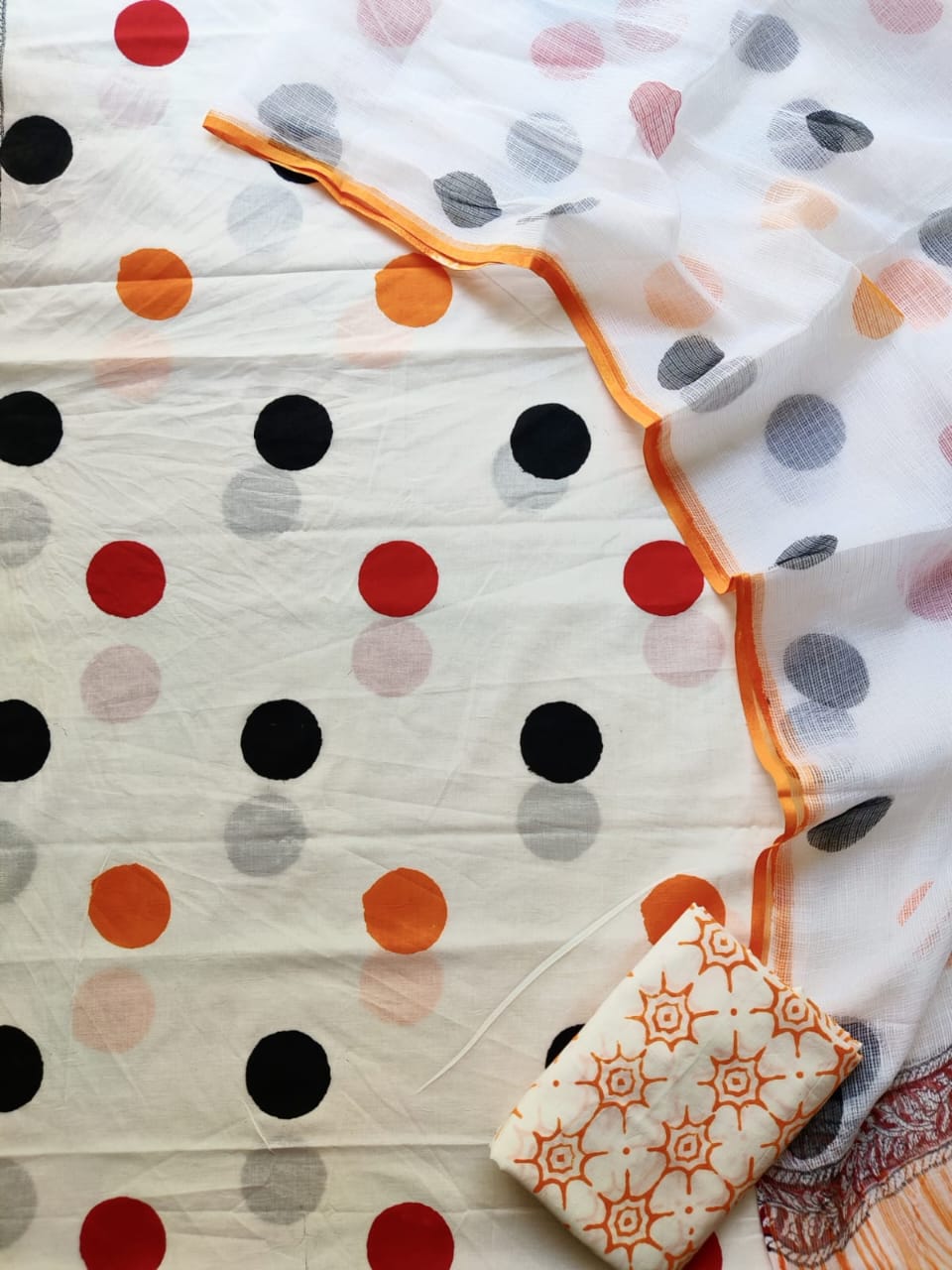 Block printed cotton suit with kota doriya duppta
Top @ bottom *cotton*
Duptta *kota doriya*