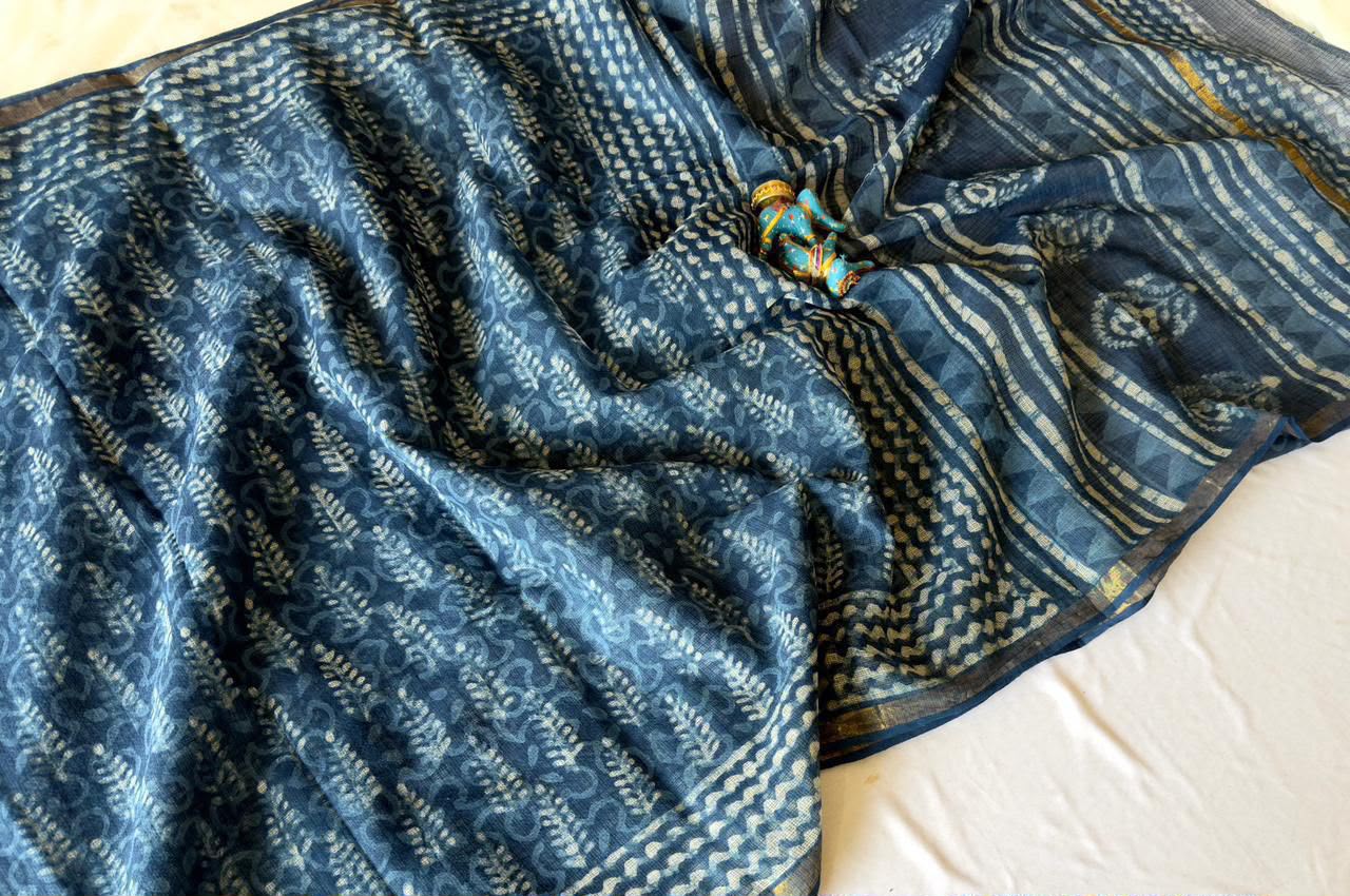 Summer special collection
Vanaspati ajark print
Kota saree new collection of Bagru print
New collection Saree Kota Doriya .
Hand made
Block print , Dabu print , Bagru print , vaspati print, ajark prijt
Saree length 5.5 mtr
Blouse. 80cm
Hand block printed.