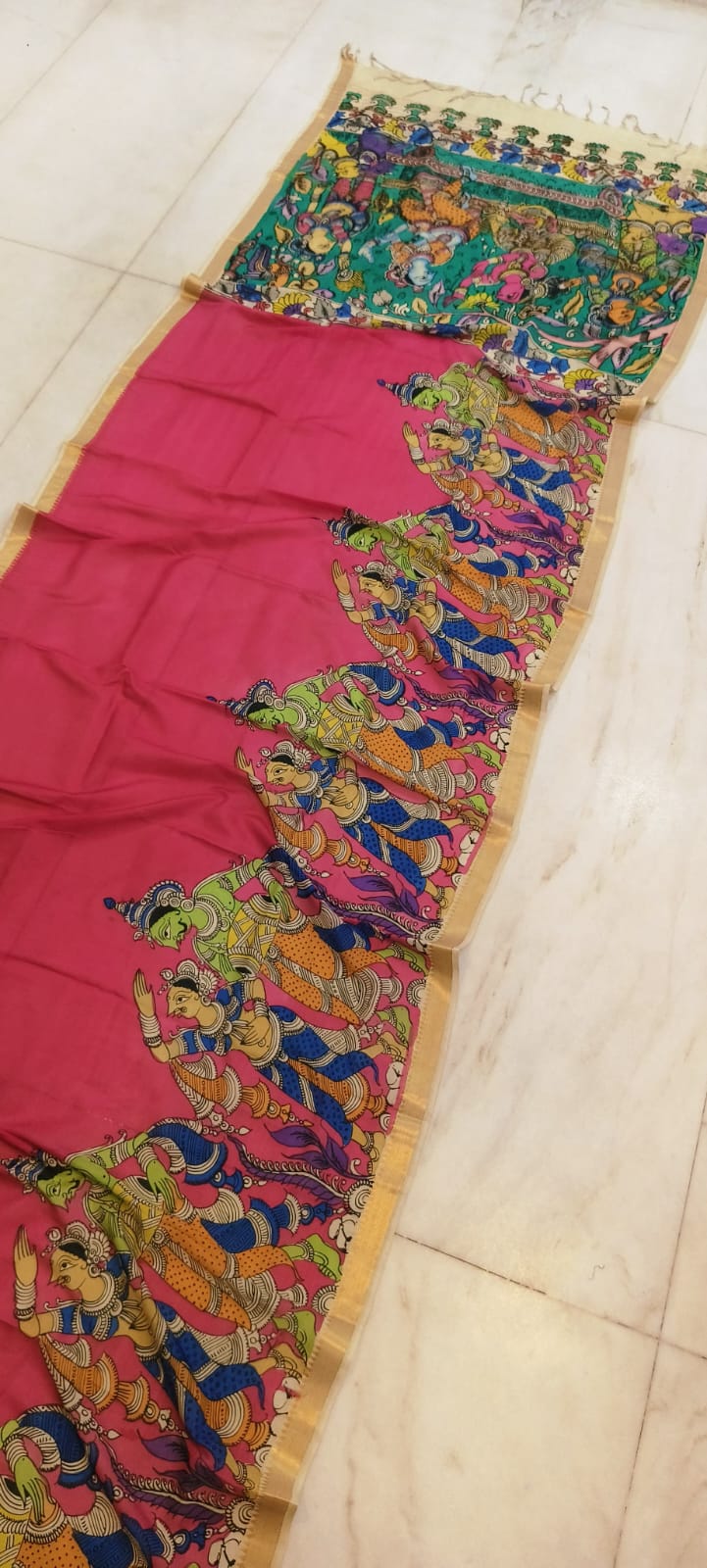 *Mangagiri silk sarees*
*Pen kalamkari sarees*
*Hand drawn hand painted sarees*
🌺🌺🌺🌺🌺🌺🌺
*Length 6.5 mtr*
*Width 44 inch*