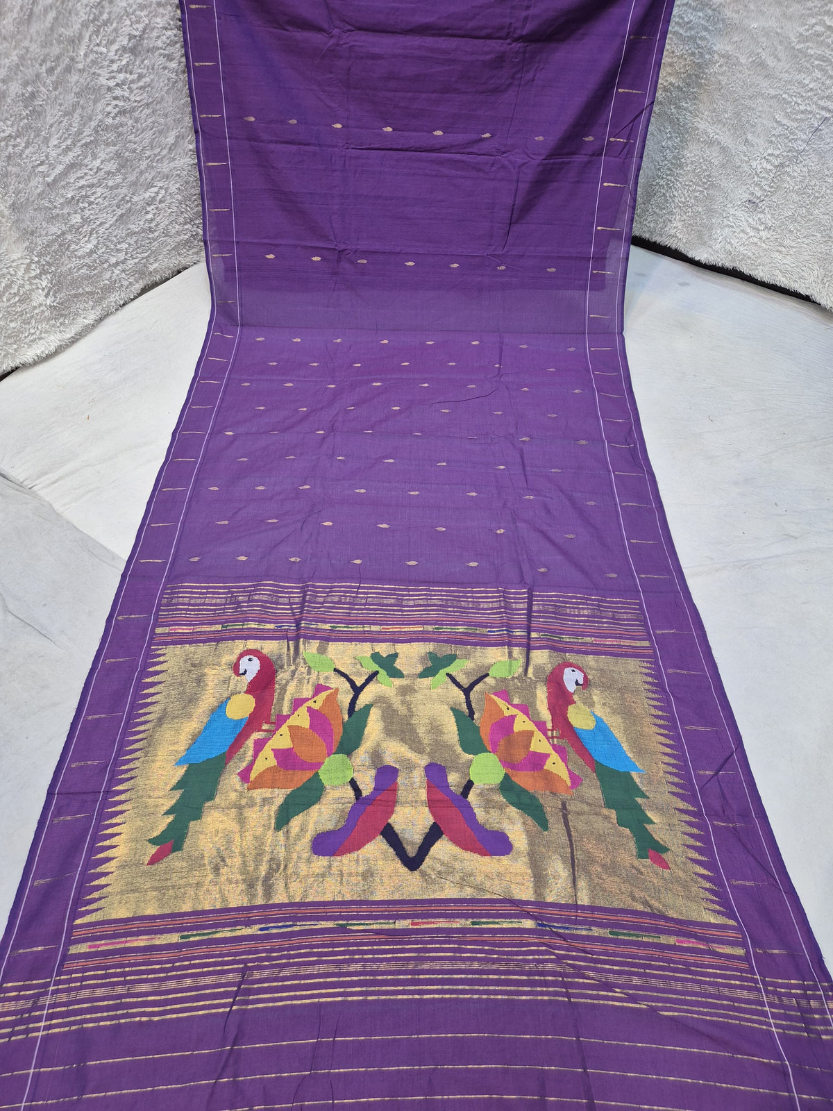 Ek muniya
cotton handwoven
paithanis