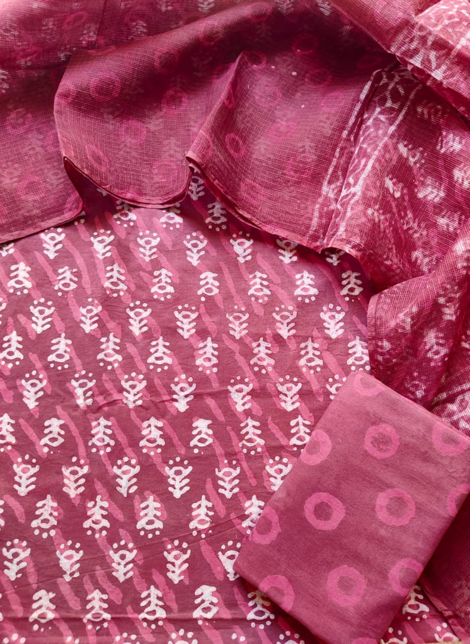 Now new arrivals
Block printed cotton suit with kota doriya duppta
Top @ bottom *cotton*
Duptta *kota doriya*