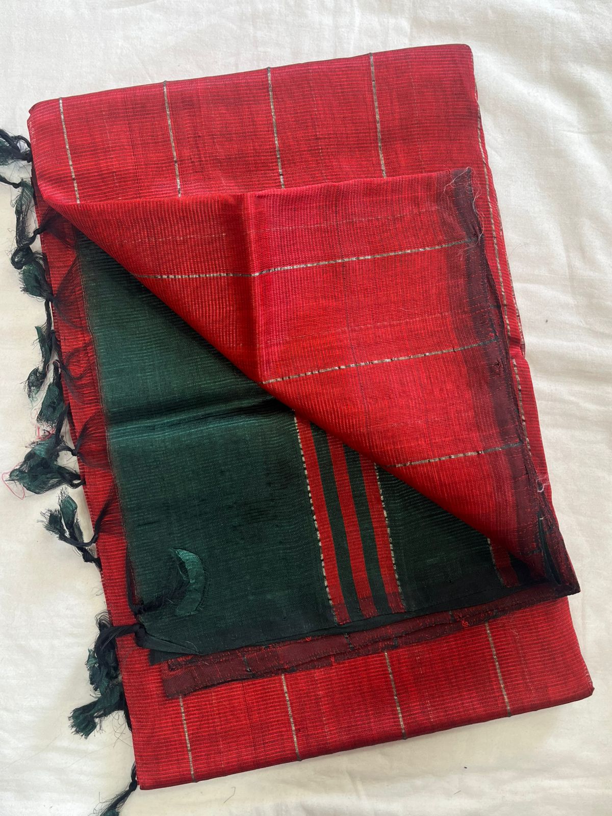 **Material **:- Mangalagiri handloom pattu by cotton
**Model **:- all-over zari lines model sarees
Contrast zari lines pallu & blouse