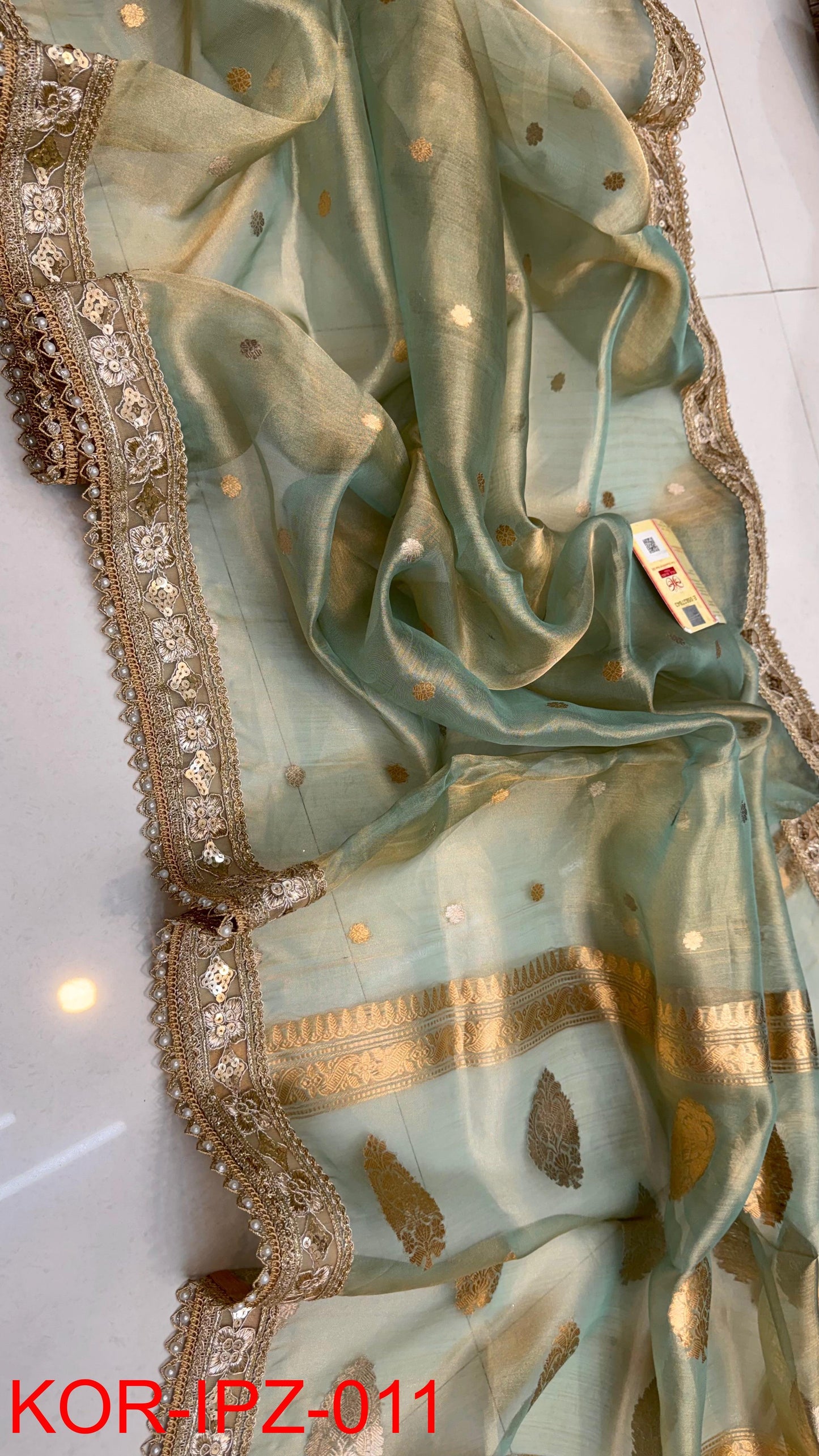 Aarohiashi | Banarasi Tissue Silk Saree