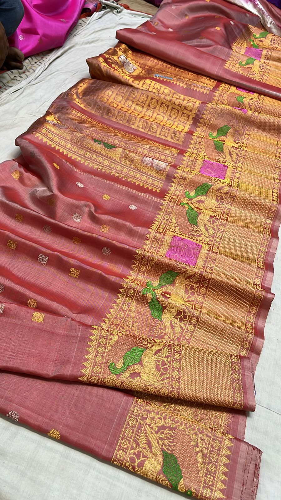 ✨✨Pure Gadwal Traditional
Meenakari turning
Border Pattu Sarees ✨✨