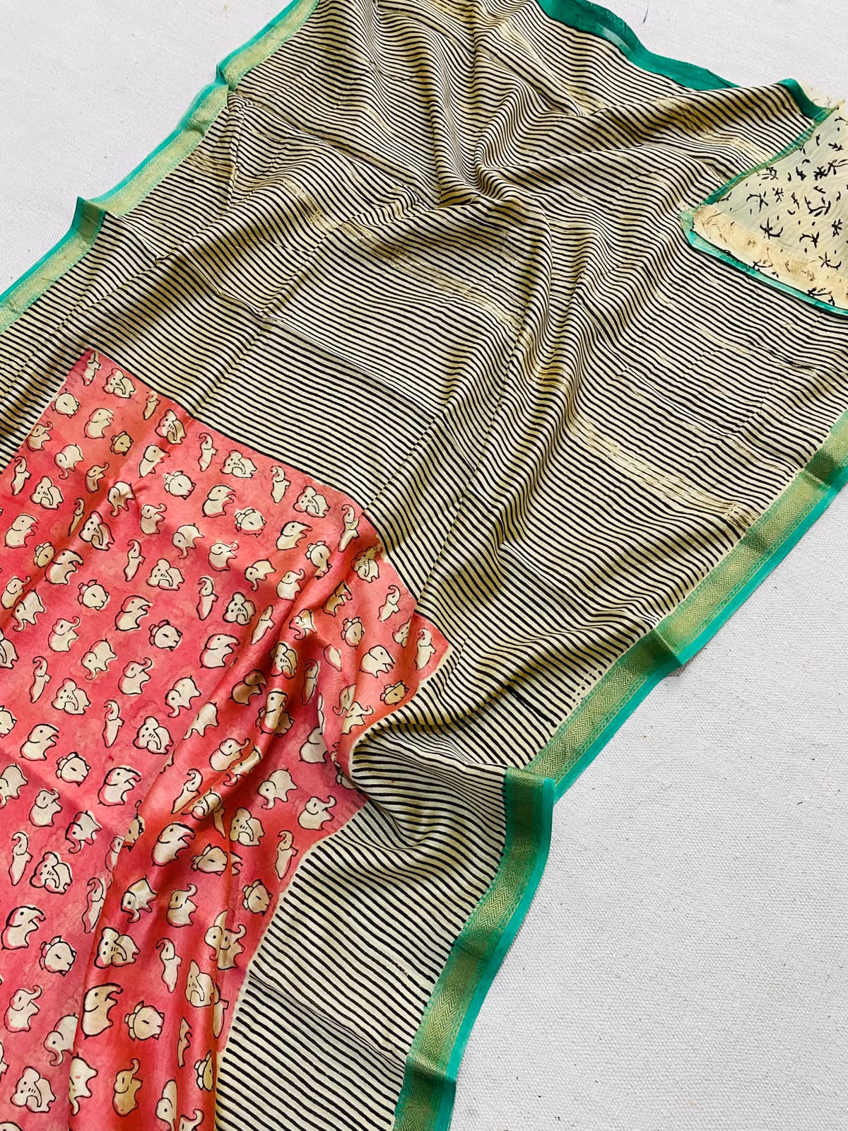 Let’s Wear #ethicallymade✅
🍁Beautifully Crafted Maheshwari Silk Saree collection🍁
Specially Designed in Bagru jahota rapid dabu hand block print
100% Natural Dye
Fabric : Maheshwari Silk
Length : 5.5 Meters
Blouse Piece : 0.90 Meter