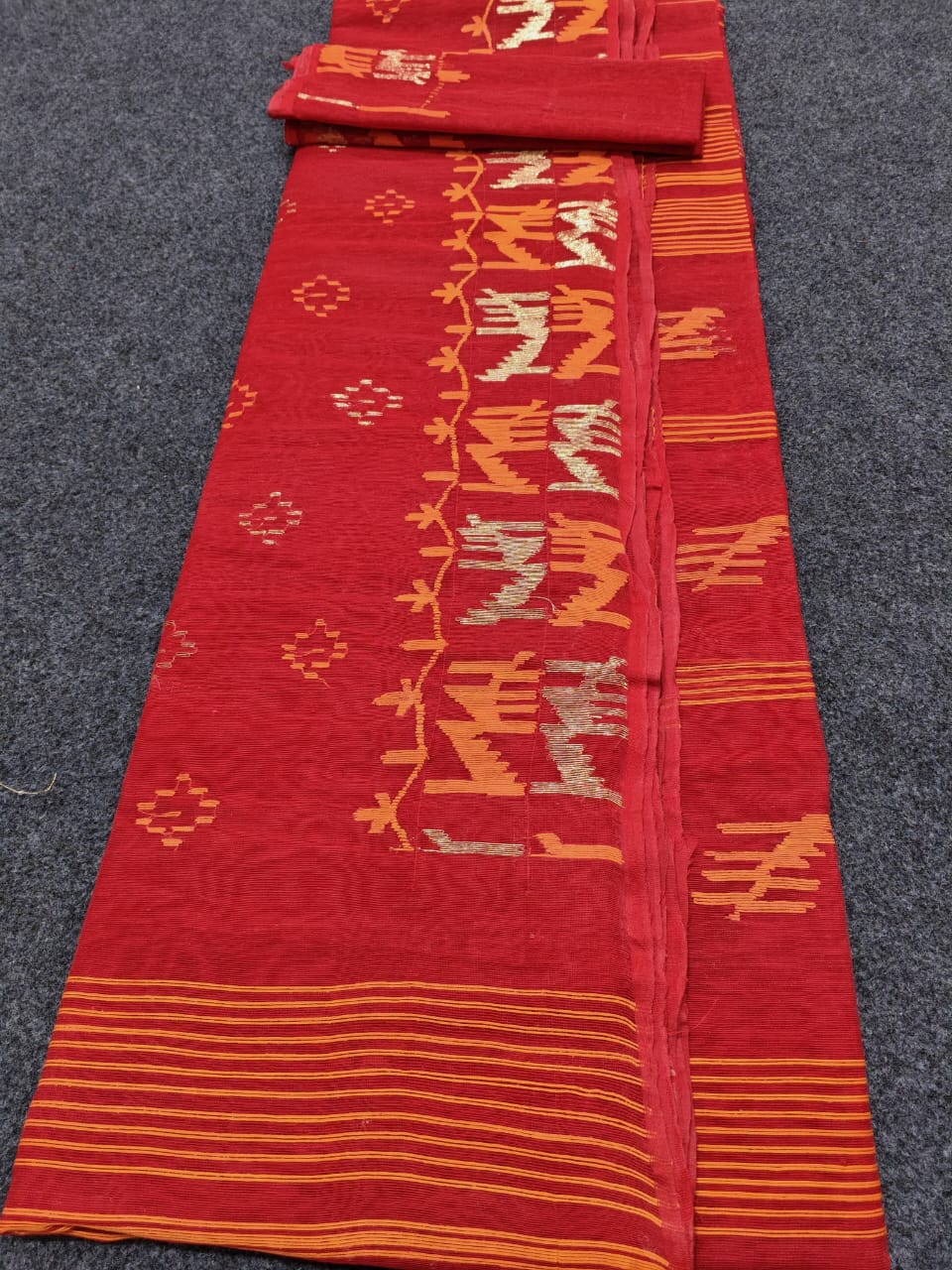 Authentic bangladesi
half silk jamdani
With bp