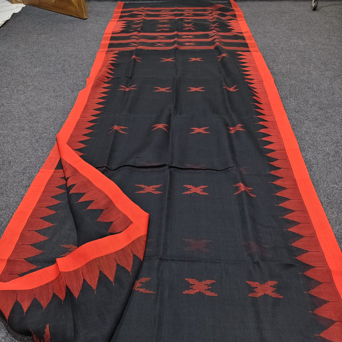 Authentic handloom
monipuri cotton saree
With bp