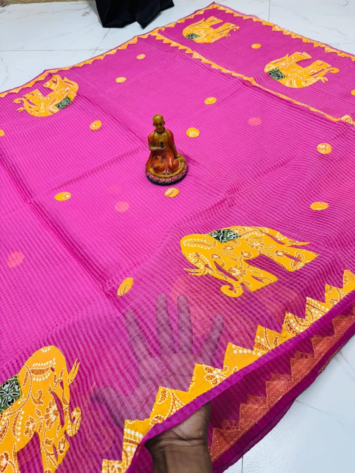 *Aplick work saree*
*No bp*
*Materials/ Resham Kota*
*All over Aplick work*