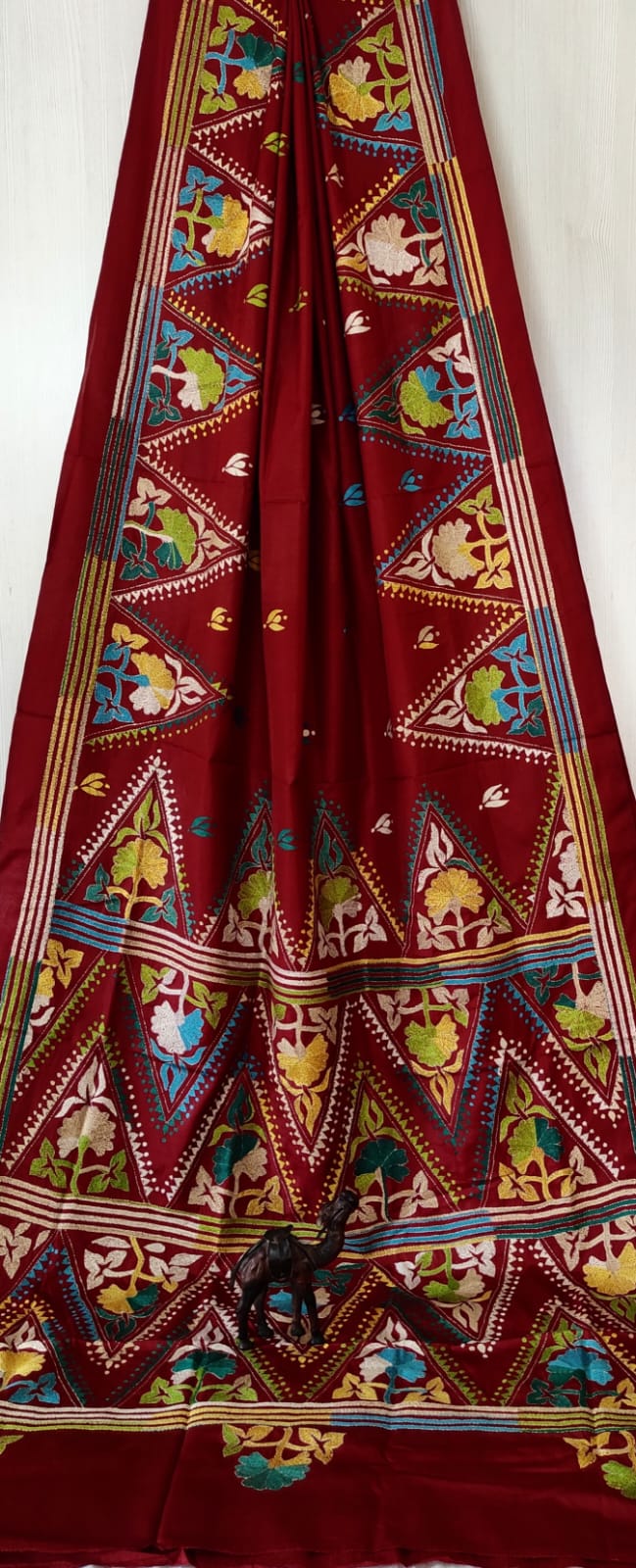 Beautiful kantha work on blended Bangalore silk
With kantha stich work bp