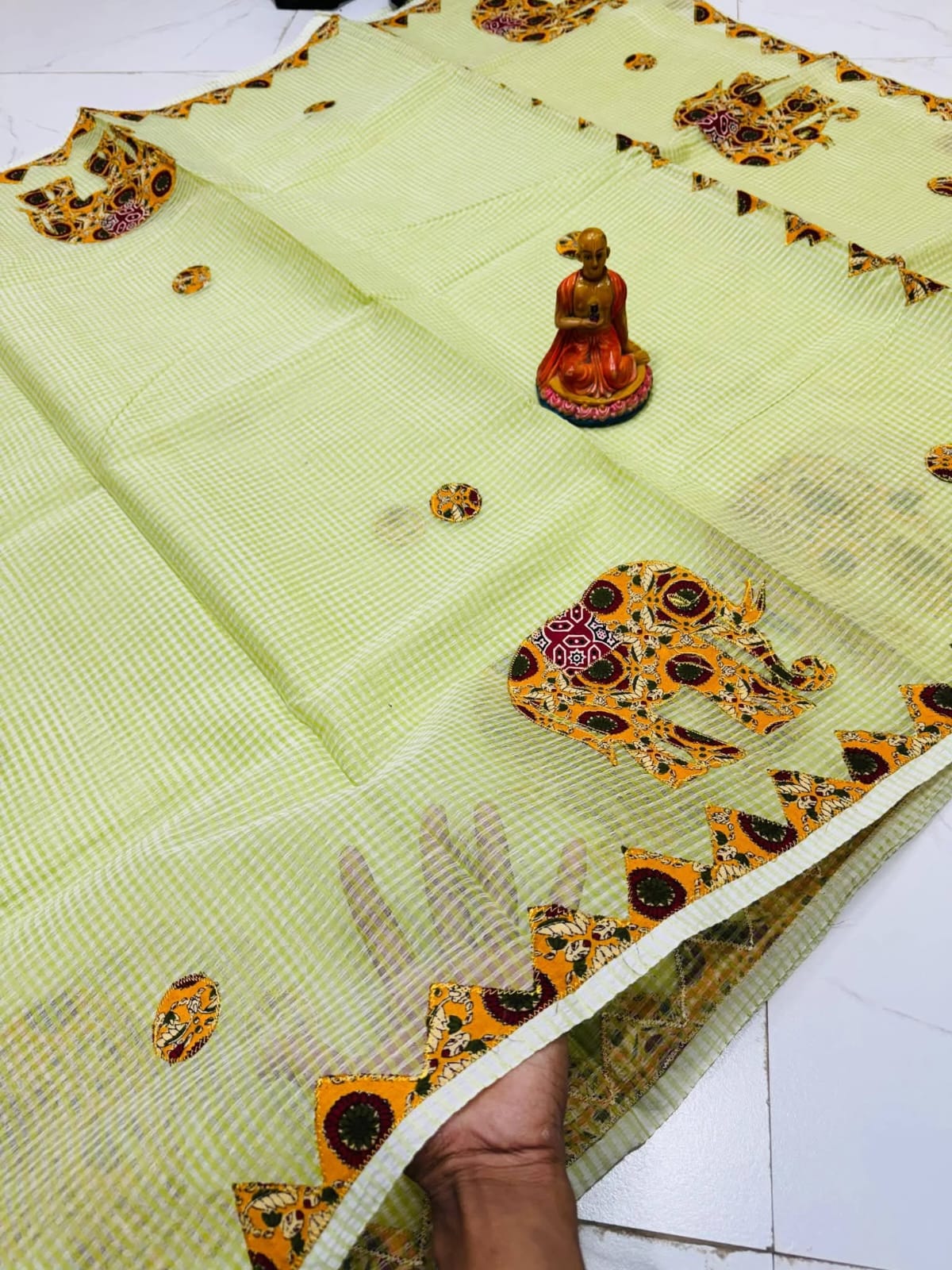 *Aplick work saree*
*No bp*
*Materials/ Resham Kota*
*All over Aplick work*