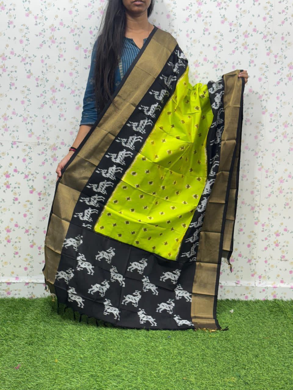 *IKKAT SILK DUPPATA*
*Length: 2.5 meters*
*Height: 36 inches*