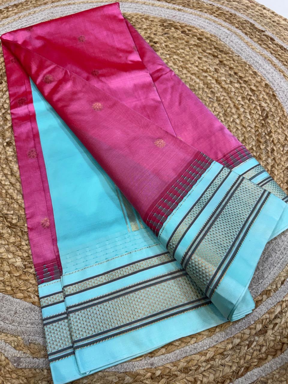 *All New Colours*
*Exclusive silk ilkal saree*
*Pure silk korvai temple border* with *body butta* design superior quality ilkal saree & contrast blouse
6.10mtrs length
Full body pure silk
Border, pallu & blouse semi silk