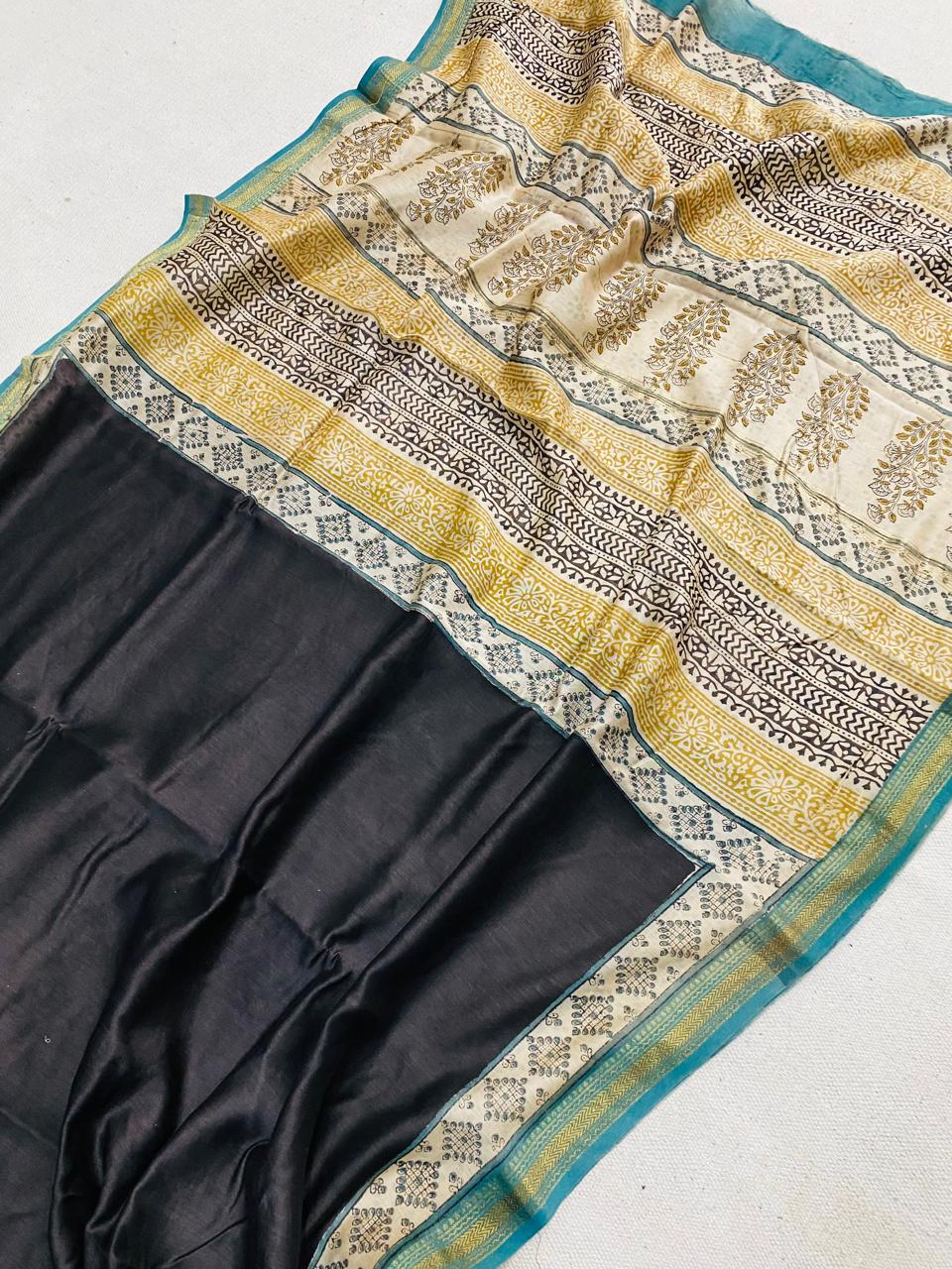 Let’s Wear #ethicallymade✅
🍁Beautifully Crafted Maheshwari Silk Saree collection🍁
Specially Designed in Bagru jahota rapid dabu hand block print
100% Natural Dye
Fabric : Maheshwari Silk
Length : 5.5 Meters
Blouse Piece : 0.90 Meter