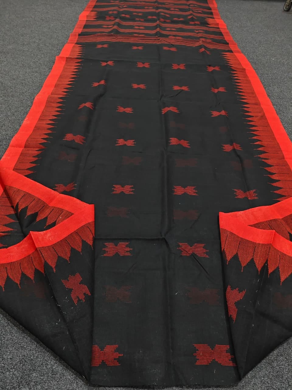 Authentic handloom
monipuri cotton saree
With bp