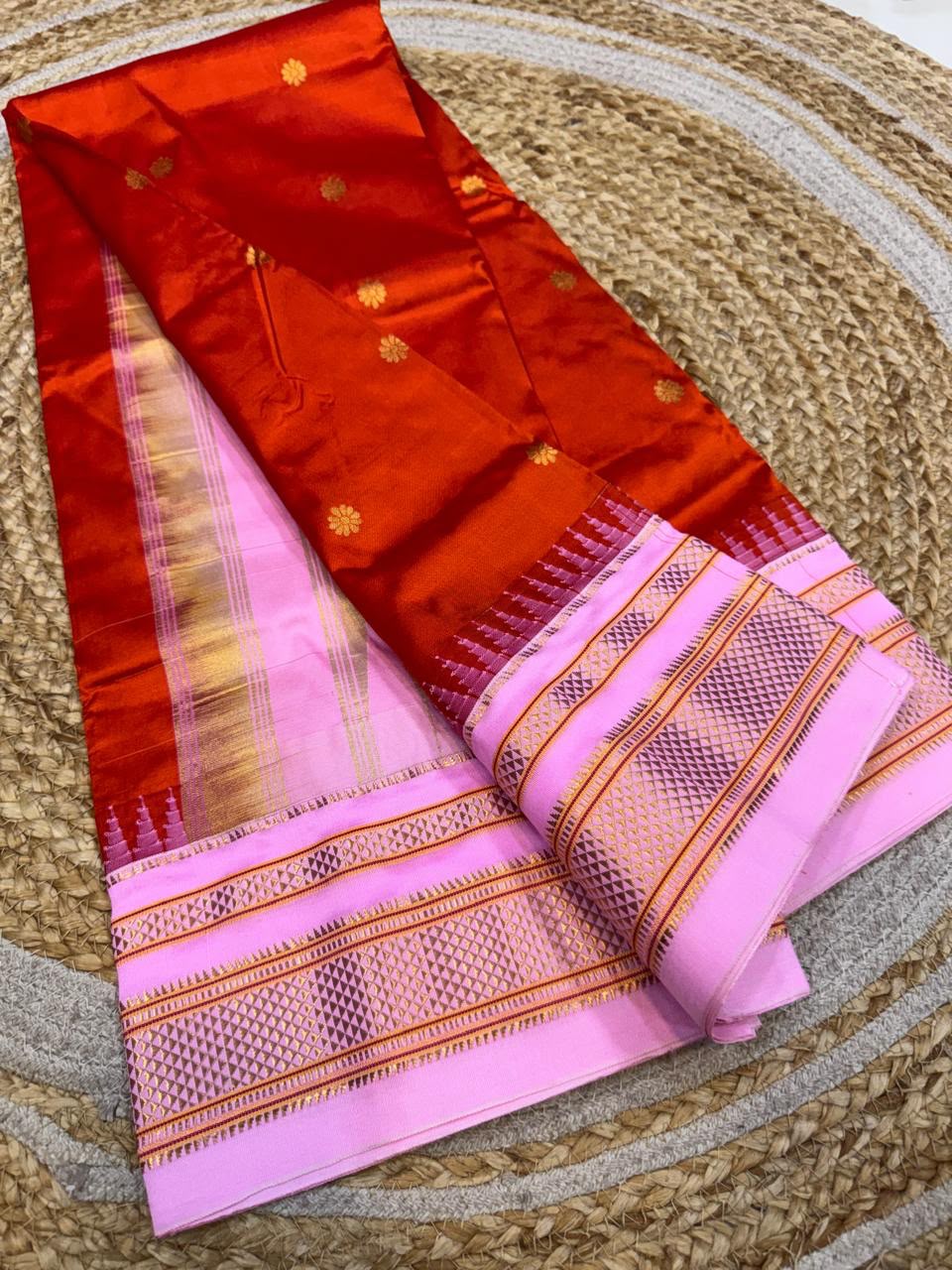 *All New Colours*
*Exclusive silk ilkal saree*
*Pure silk korvai temple border* with *body butta* design superior quality ilkal saree & contrast blouse
6.10mtrs length
Full body pure silk
Border, pallu & blouse semi silk