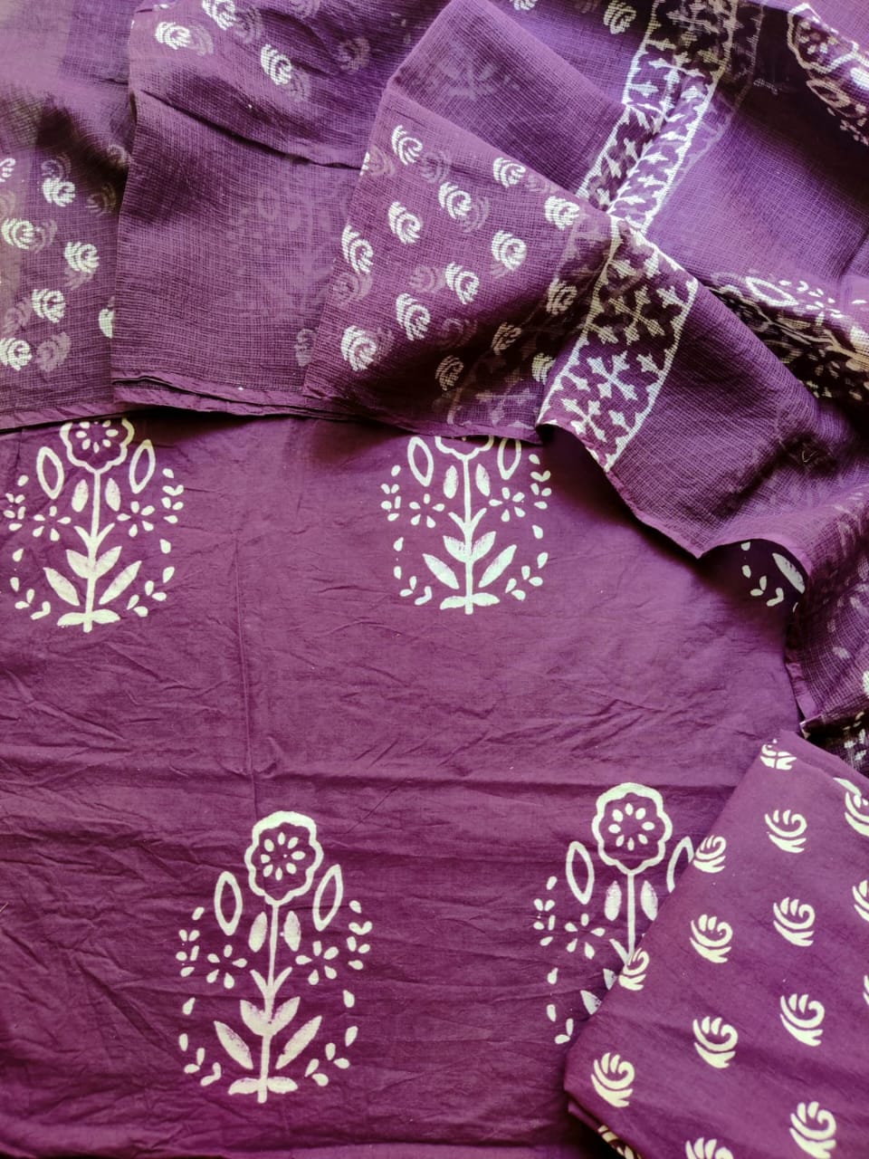 Now new arrivals
Block printed cotton suit with kota doriya duppta
Top @ bottom *cotton*
Duptta *kota doriya*