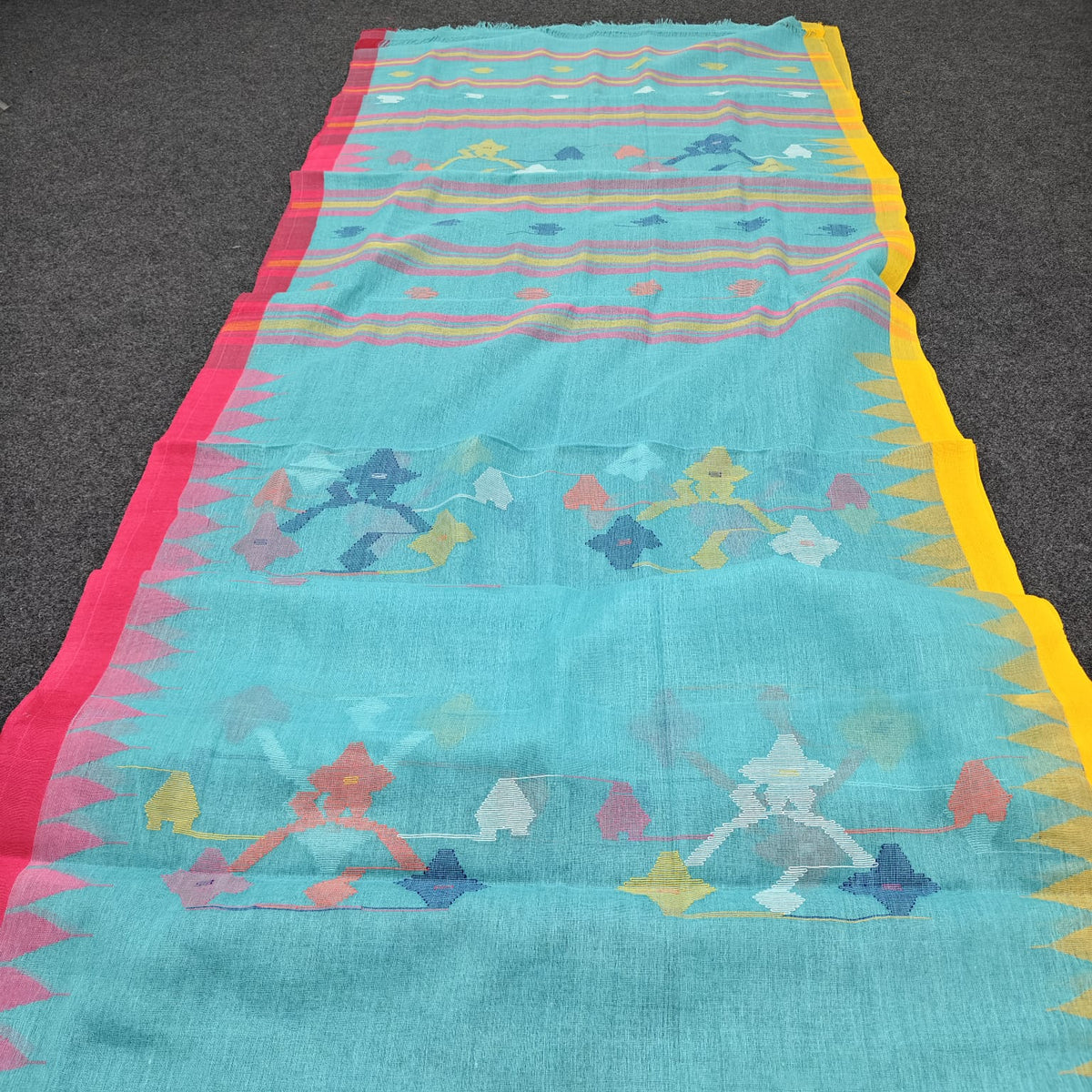 Authentic handloom
monipuri cotton saree
With bp