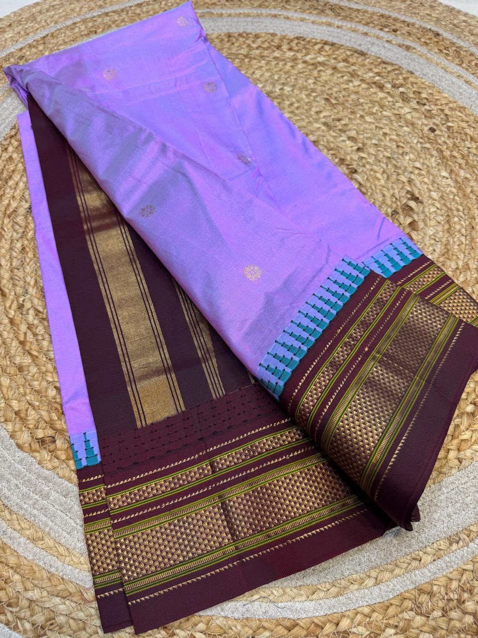 *All New Colours*
*Exclusive silk ilkal saree*
*Pure silk korvai temple border* with *body butta* design superior quality ilkal saree & contrast blouse
6.10mtrs length
Full body pure silk
Border, pallu & blouse semi silk