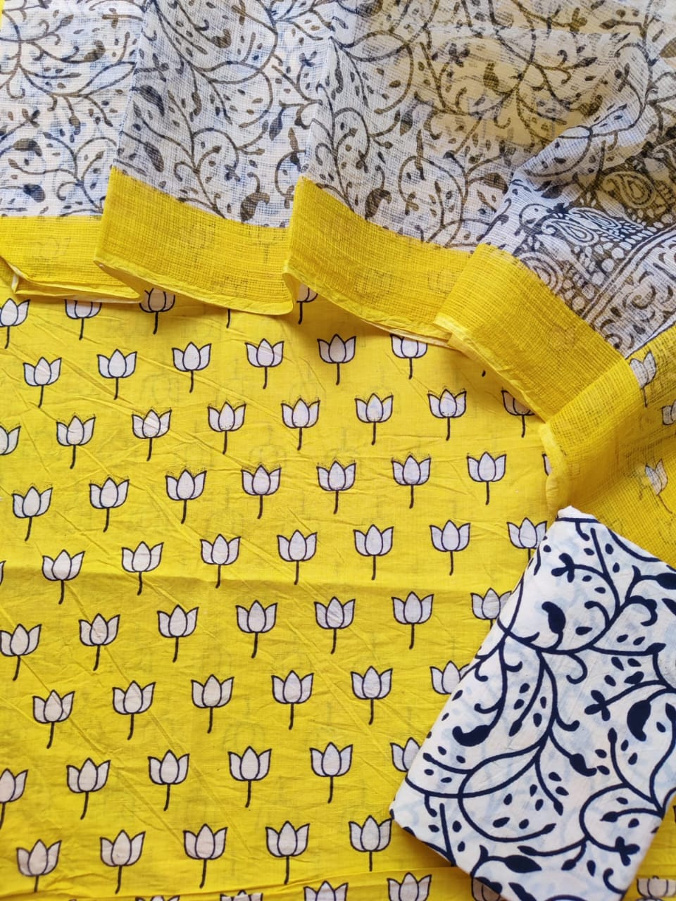 Block printed cotton suit with kota doriya duppta
Top @ bottom *cotton*
Duptta *kota doriya*