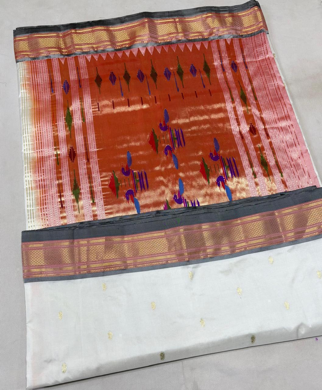 Lavanya | Pure handloom silk paithani