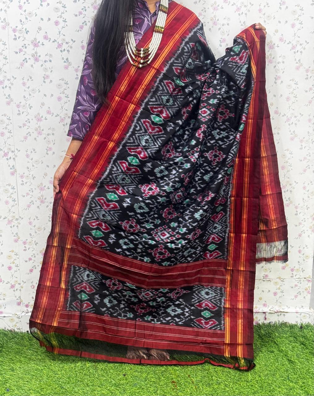 *IKKAT SILK DUPPATA*
*Length: 2.5 meters*
*Height: 36 inches*