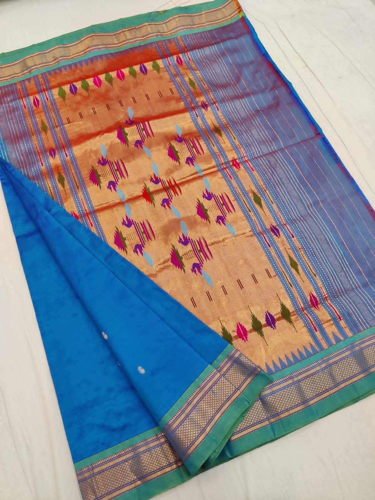 Pundhira | Pure silk handloom Paithani Saree