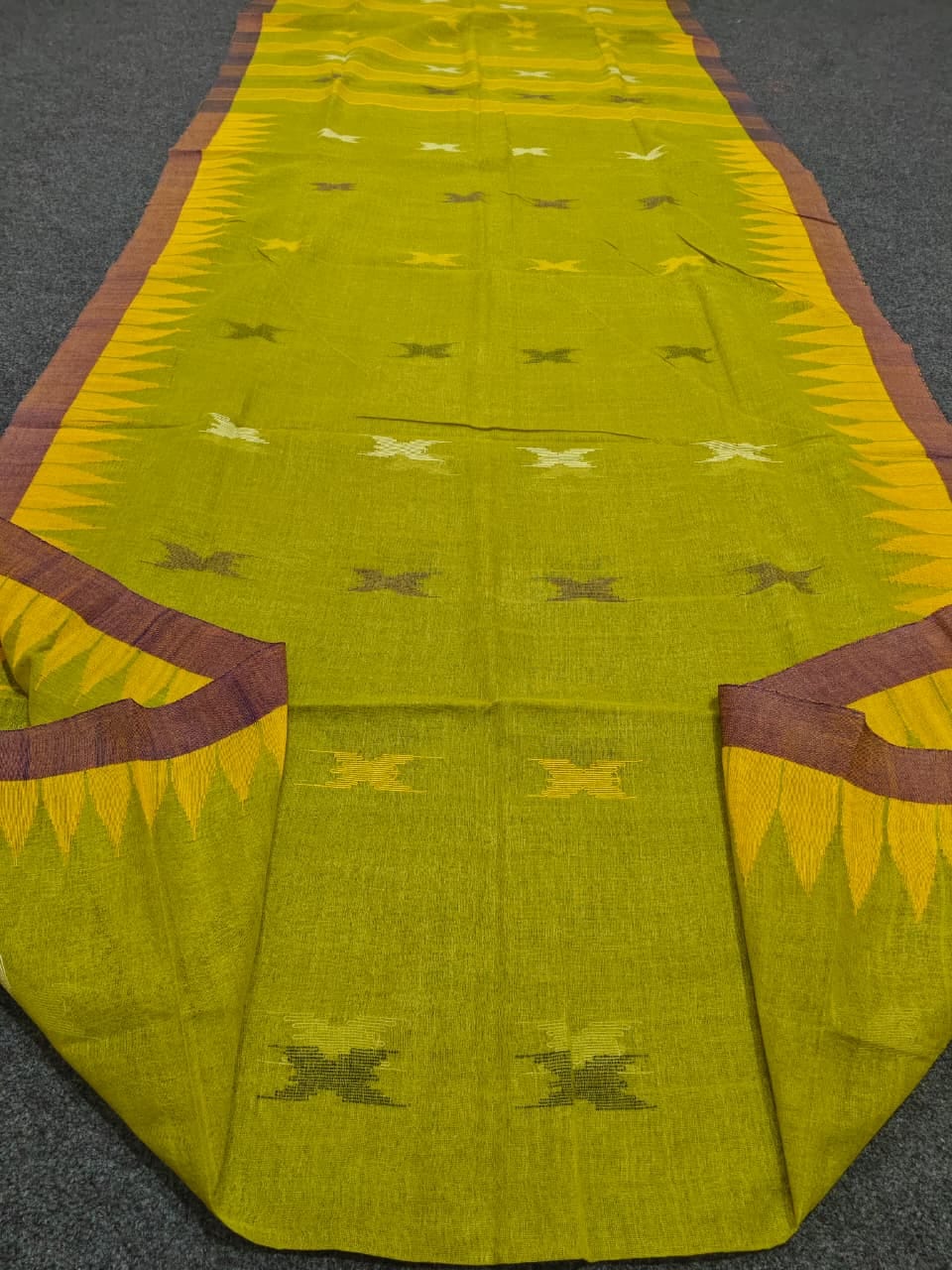 Authentic handloom
monipuri cotton saree
With bp