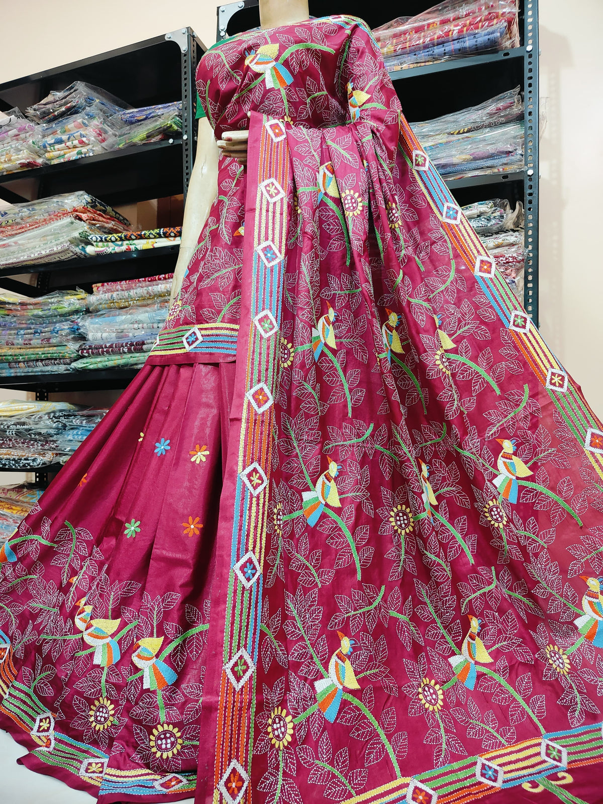 Traditional Shantiniketan hand Kanthastitch saree On
Belendend bangalore silk Material
With Kanthastitch Work Bp