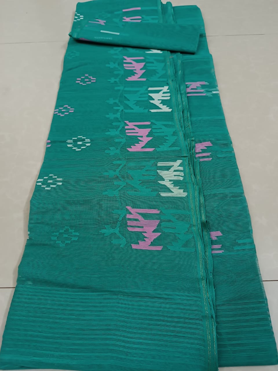Authentic bangladesi
half silk jamdani
With bp