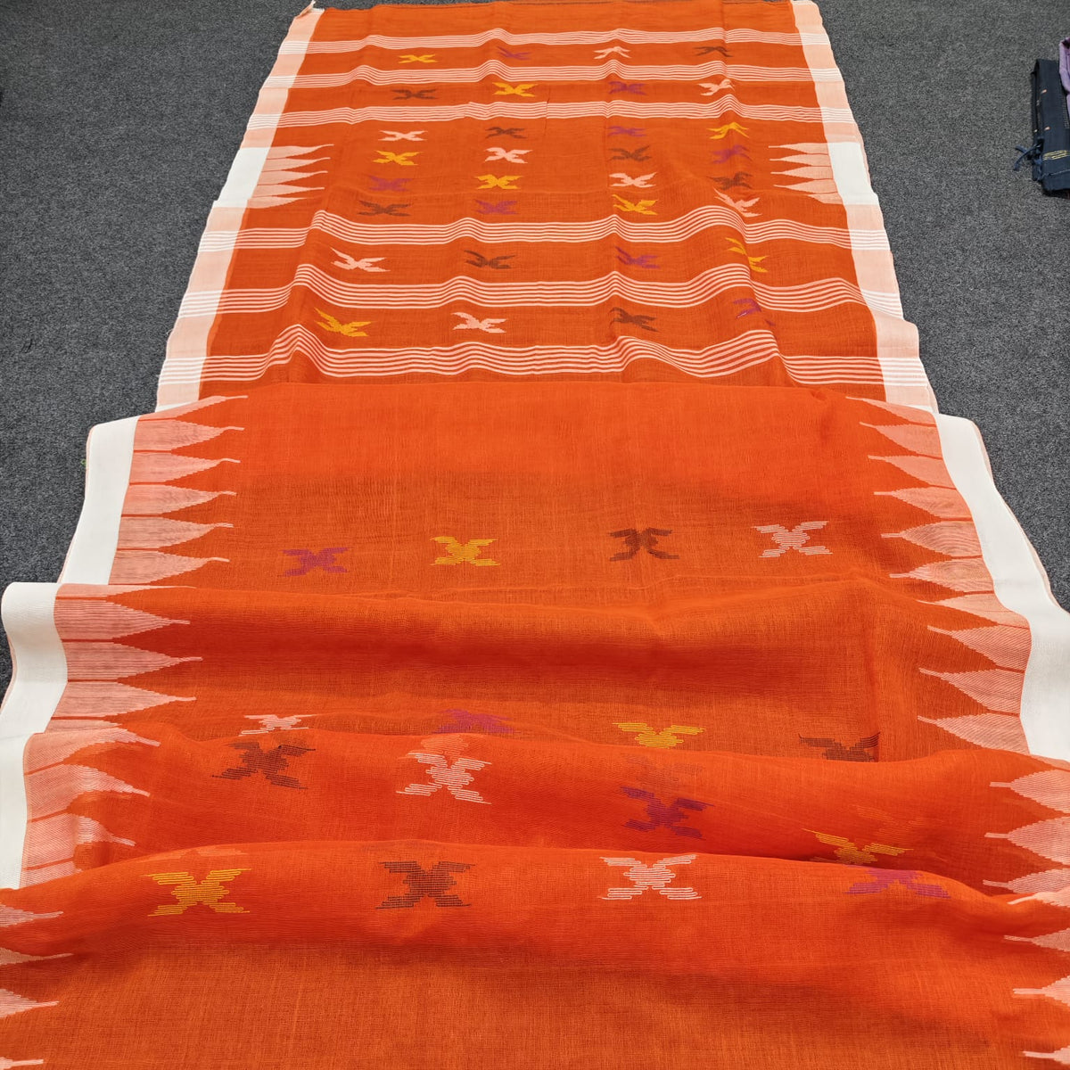 Authentic handloom
monipuri cotton saree
With bp
