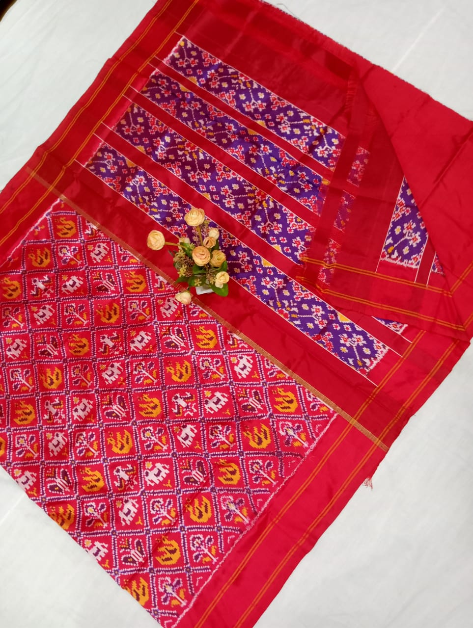 Izzra | Pochampally Ikkat silk saree