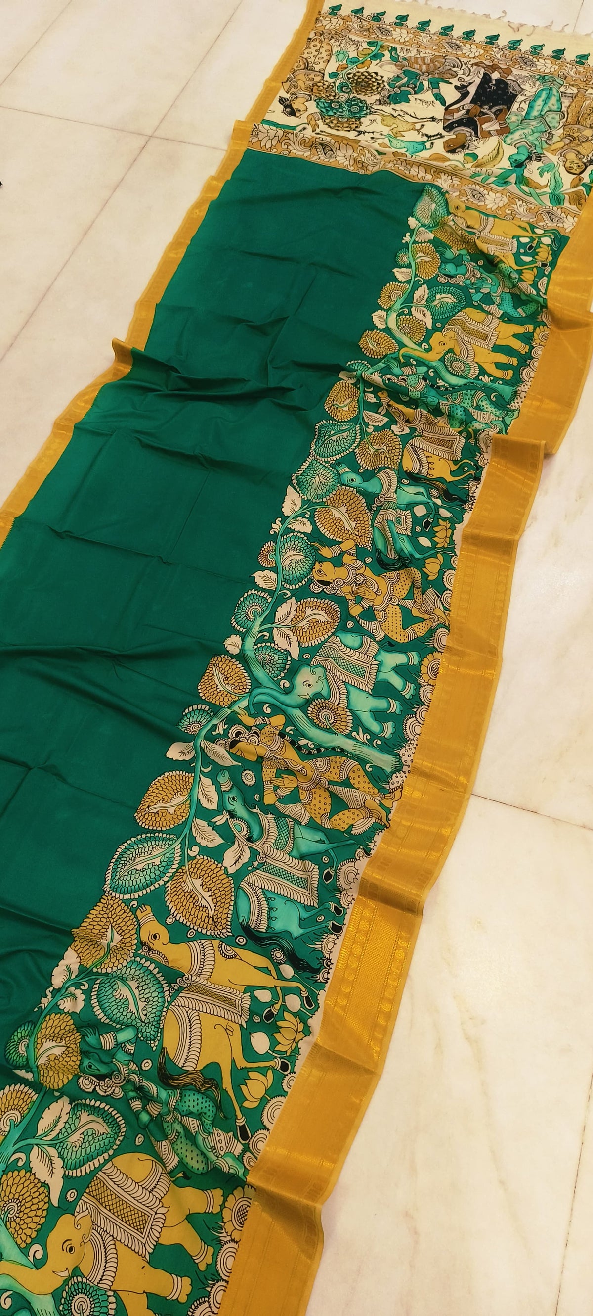 *Mangagiri silk sarees*
*Pen kalamkari sarees*
*Hand drawn hand painted sarees*
🌺🌺🌺🌺🌺🌺🌺
*Length 6.5 mtr*
*Width 44 inch*